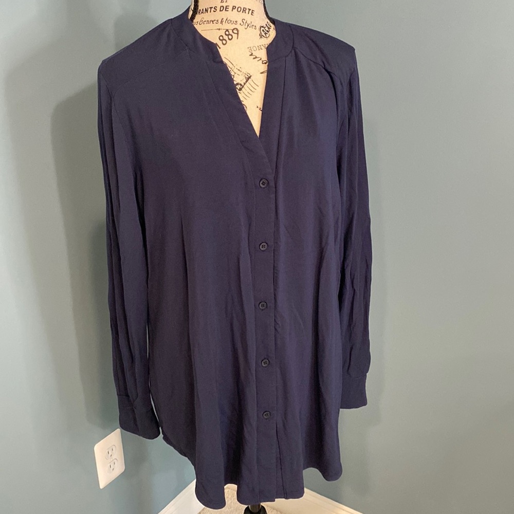 Encircled Comfy ButtonUp top XL Navy
